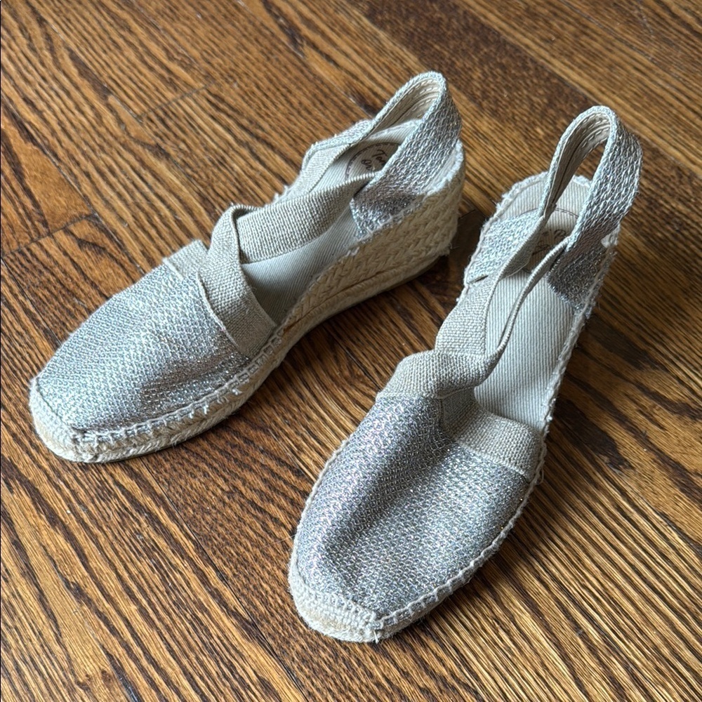 Toni Pons Origens 6.5 Silver and Tan Espadrilles with Jute Sole and Ankle Strap
